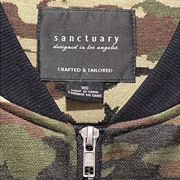 NWOT Sanctuary Tunic Zip Up Sweatshirt - Picture 2 of 3